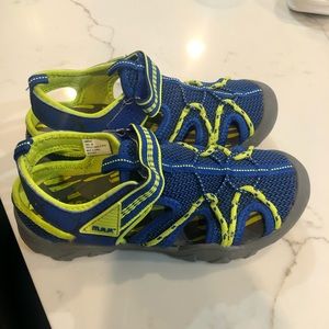 Kids / boys sandals - NWOT - size 3